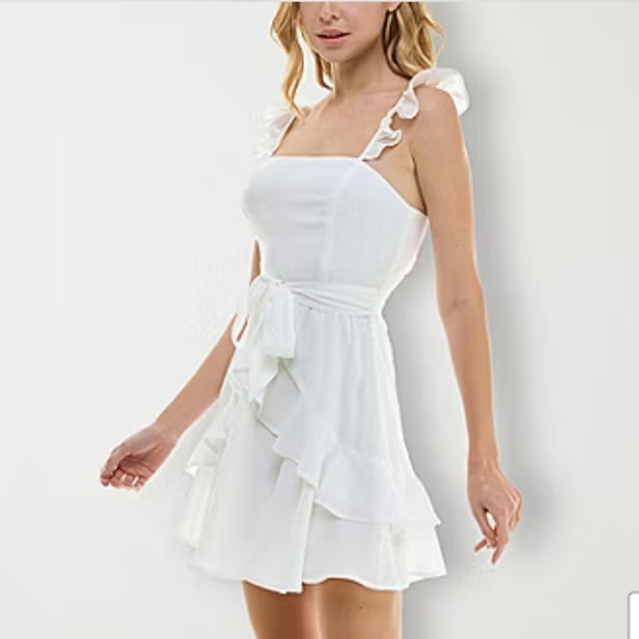 NWT Trixxi Sleeveless Fit and Flare White Ruffle Dress Size Large - Picture 1 of 7